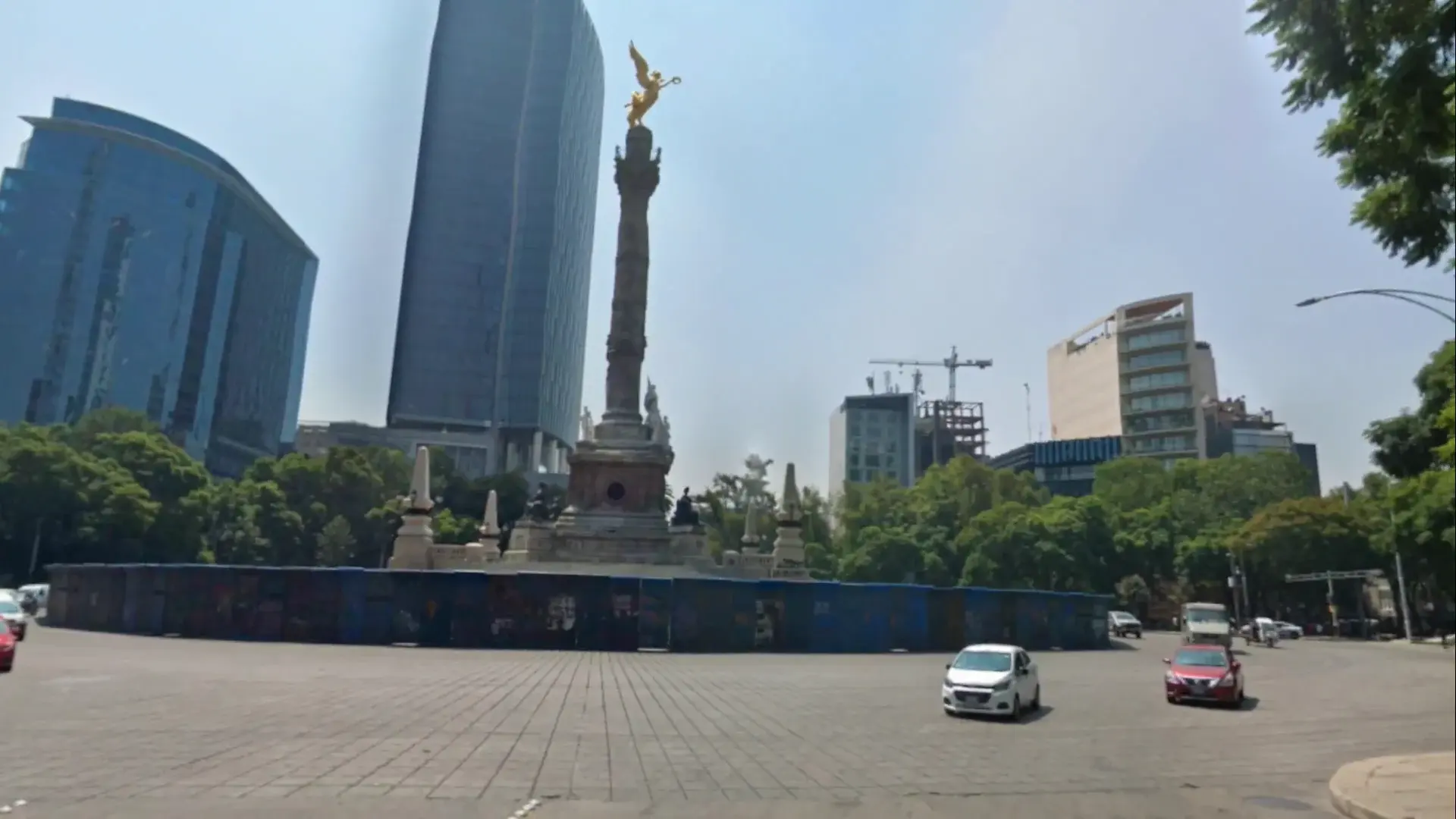 Ángel de la Independencia de Día